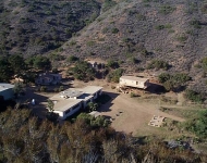 southroadlookigatdininghall